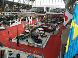 オートワールドの地上階