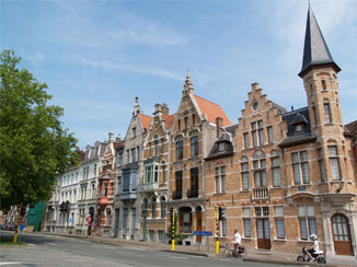 ロバ門近くの街並み