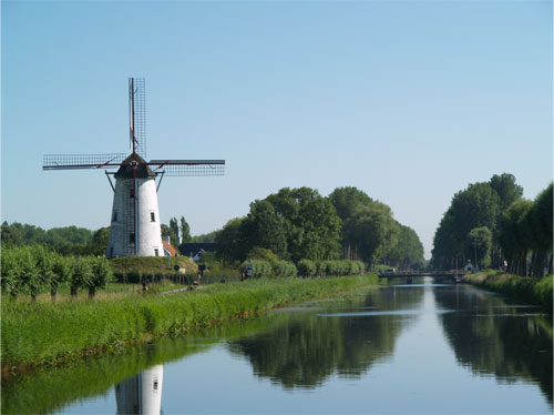 ダムセ・ファールト（ダム運河）とスヘレ風車