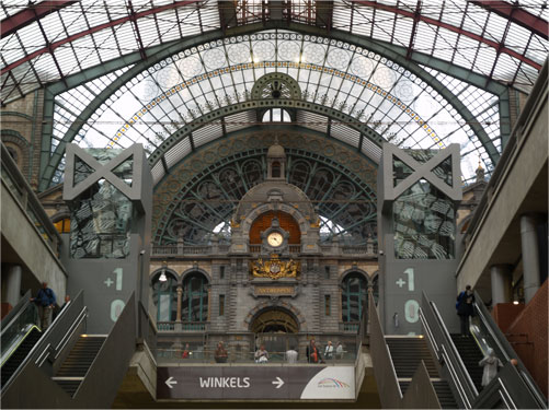 アントワープ・セントラル駅の構内