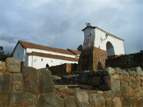 教会とインカの石組み