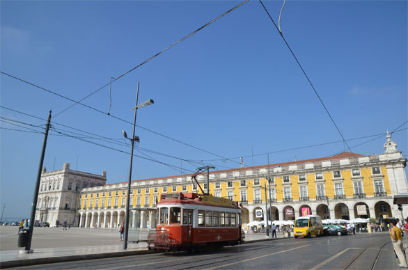 コメルシオ広場