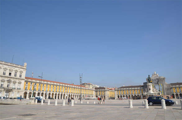 コメルシオ広場