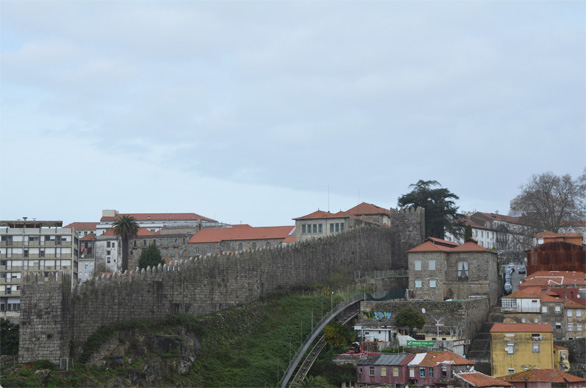 ポルト旧市街の古い砦