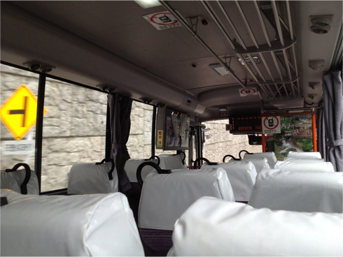 山梨市営バスの車内