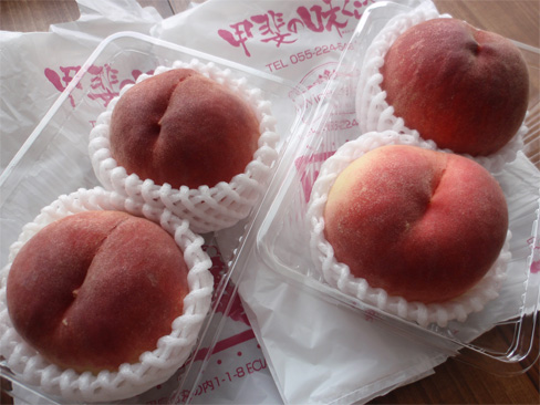 おうち用の激安産直桃