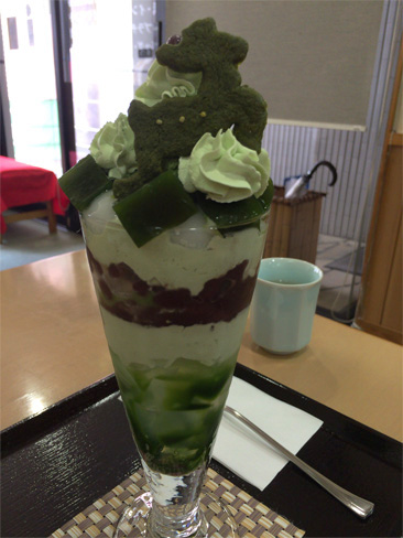抹茶づくしの特撰パフェ