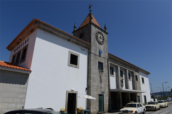 バルセロス駅の駅舎