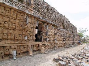 コツ・ポオプの宮殿