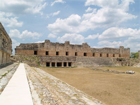 尼僧院・北側の建物