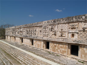 尼僧院・西側の建物