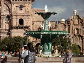 アルマス広場の噴水